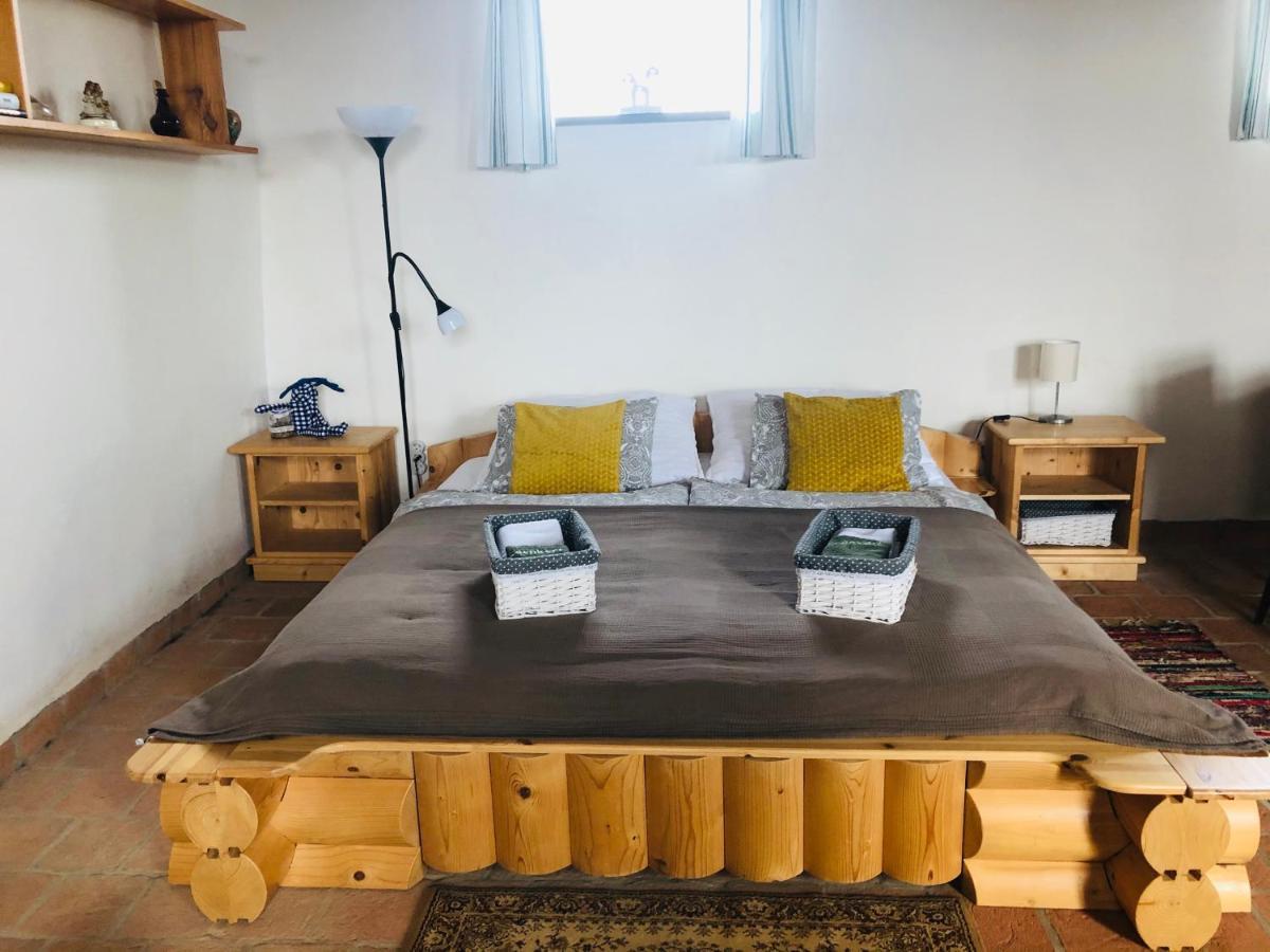 Edenkert Vendeghazak Hotel Pecsvarad Bagian luar foto