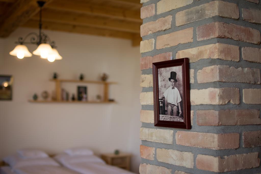 Edenkert Vendeghazak Hotel Pecsvarad Bagian luar foto